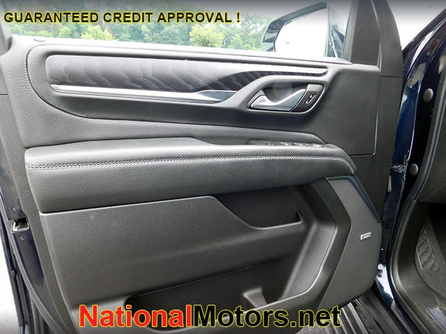 GMC Yukon Vehicle Image 15