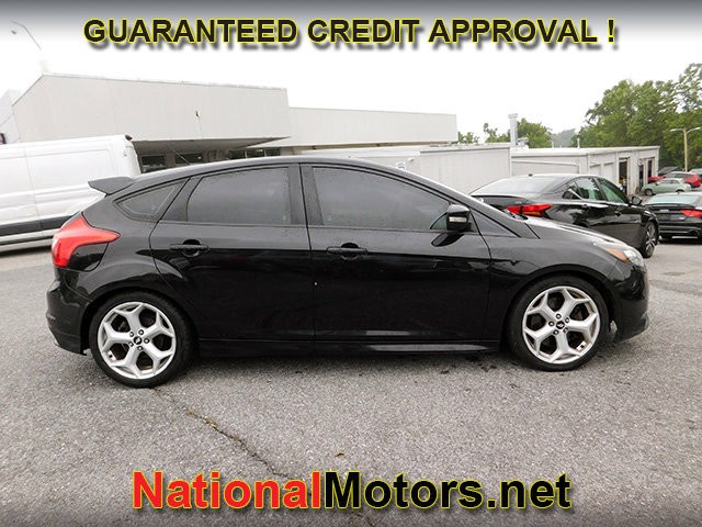 Ford Focus Vehicle Image 02