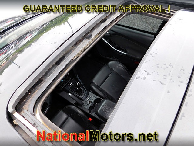 Ford Focus Vehicle Image 05