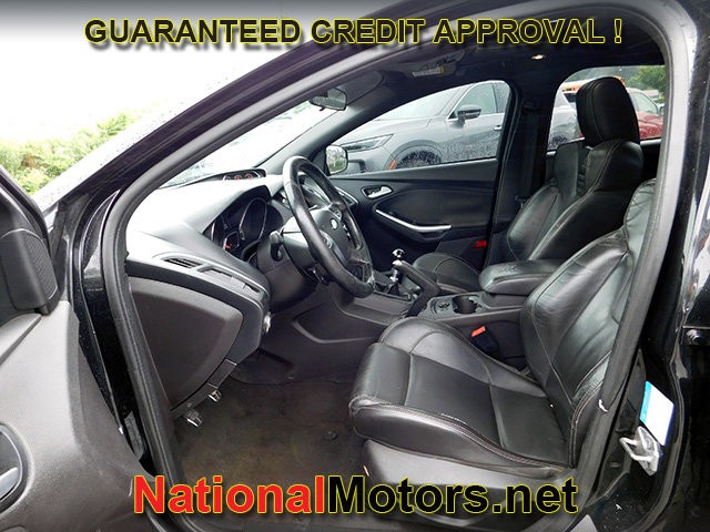 Ford Focus Vehicle Image 10