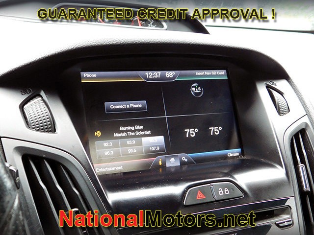 Ford Focus Vehicle Image 12