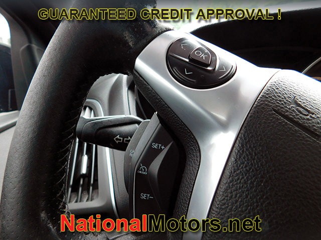 Ford Focus Vehicle Image 18