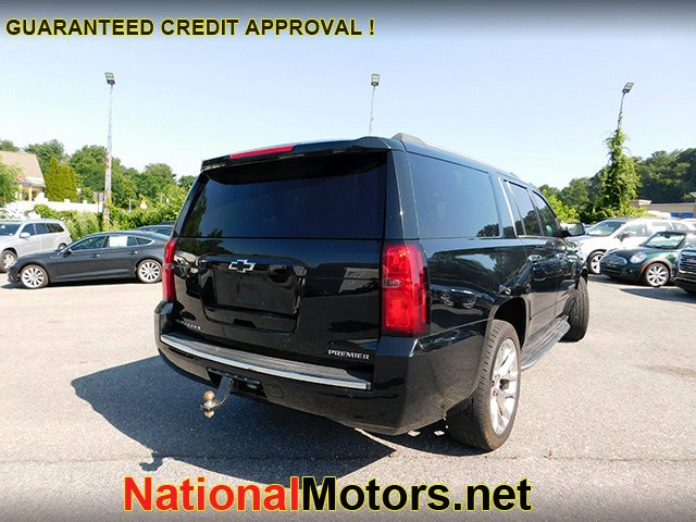 Chevrolet Suburban Vehicle Image 03