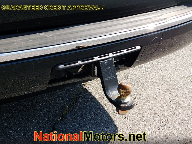 Chevrolet Suburban Vehicle Image 04