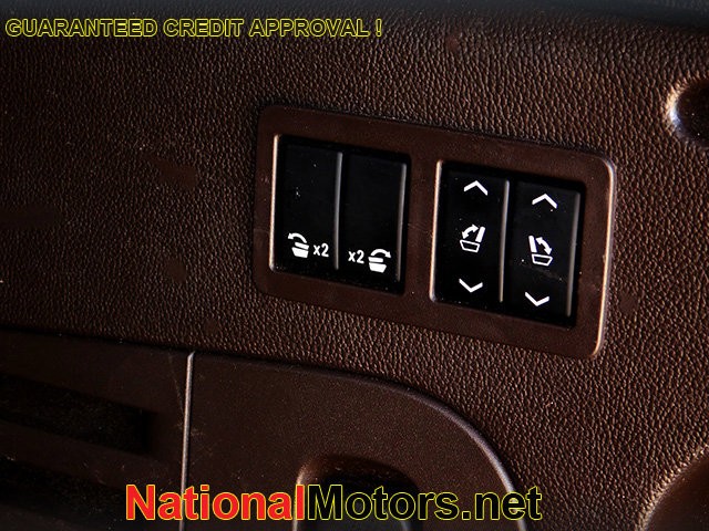 Chevrolet Suburban Vehicle Image 07