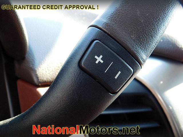 Chevrolet Suburban Vehicle Image 23