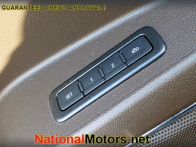 Chevrolet Suburban Vehicle Image 28