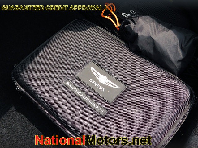 Genesis G70 Vehicle Image 11