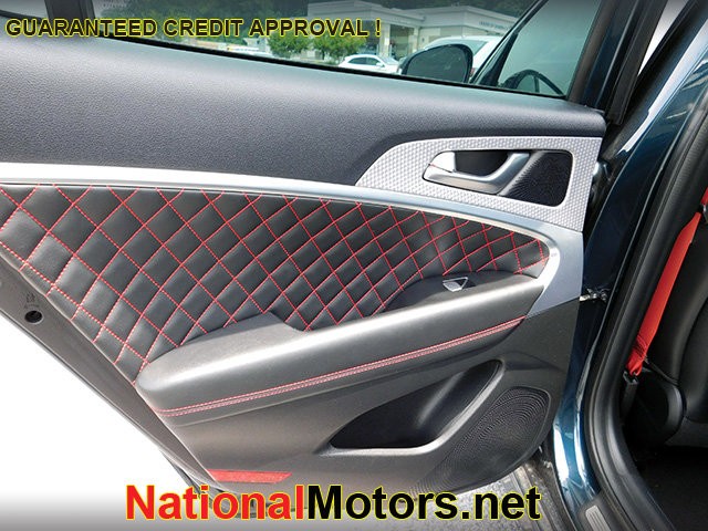 Genesis G70 Vehicle Image 13