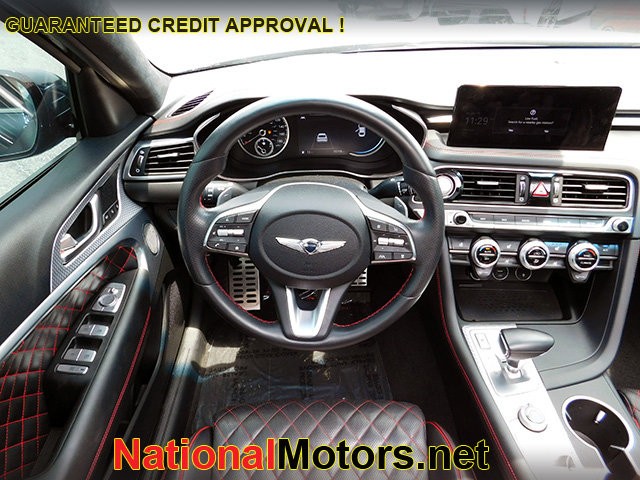 Genesis G70 Vehicle Image 16