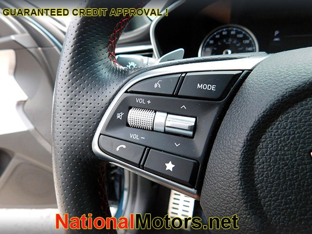 Genesis G70 Vehicle Image 26