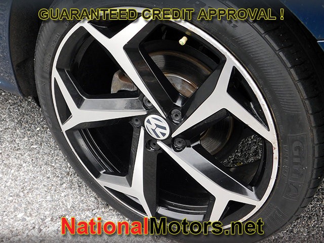 Volkswagen Passat Vehicle Image 05