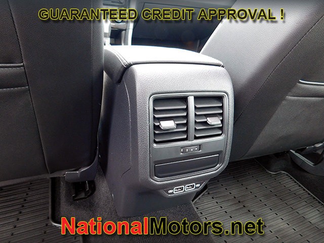 Volkswagen Passat Vehicle Image 11