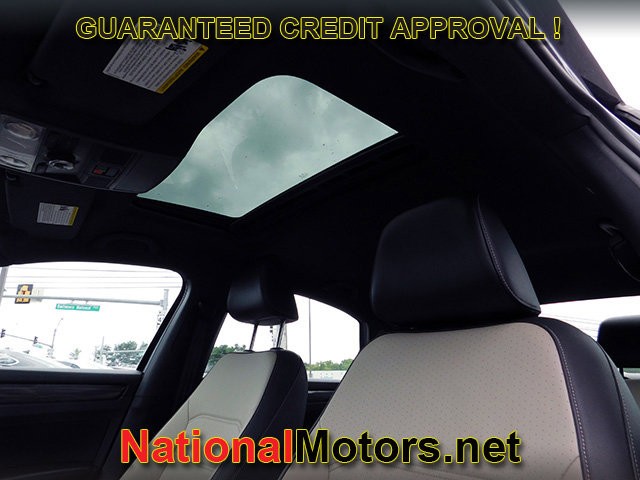 Volkswagen Passat Vehicle Image 16