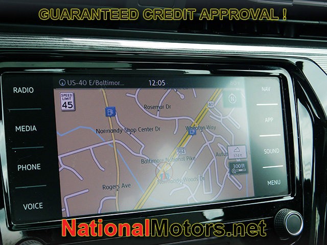 Volkswagen Passat Vehicle Image 19