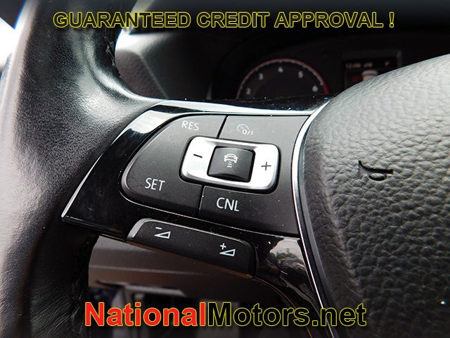 Volkswagen Passat Vehicle Image 23