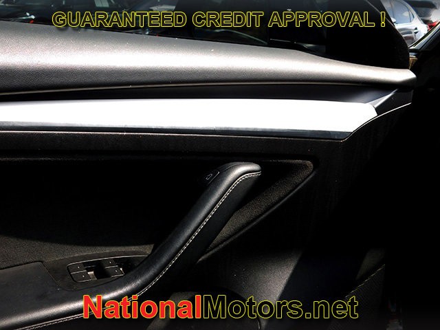 Tesla Model 3 Vehicle Image 10