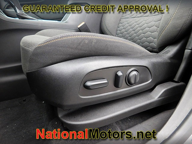 Chevrolet Equinox Vehicle Image 15