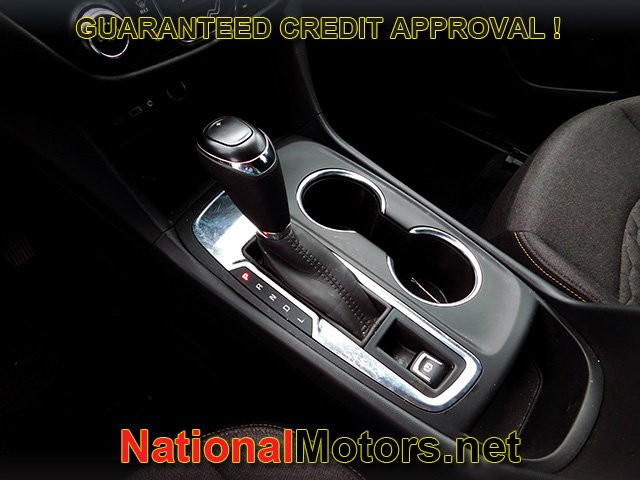 Chevrolet Equinox Vehicle Image 18