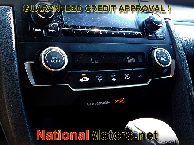 Honda Civic Sedan Vehicle Image 11
