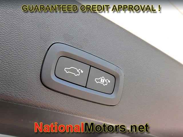 Volvo XC40 Vehicle Image 09
