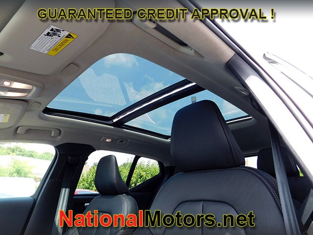 Volvo XC40 Vehicle Image 19