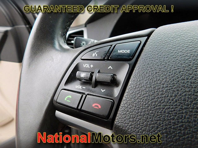 Hyundai Tucson Vehicle Image 18