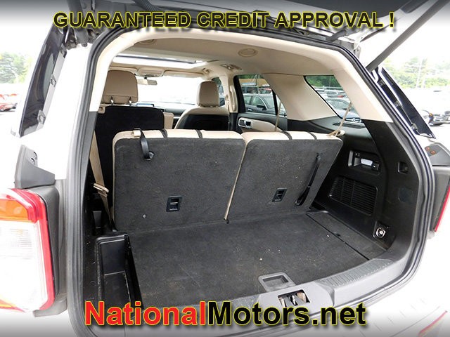 Ford Explorer Vehicle Image 09