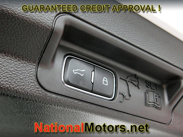 Ford Explorer Vehicle Image 11