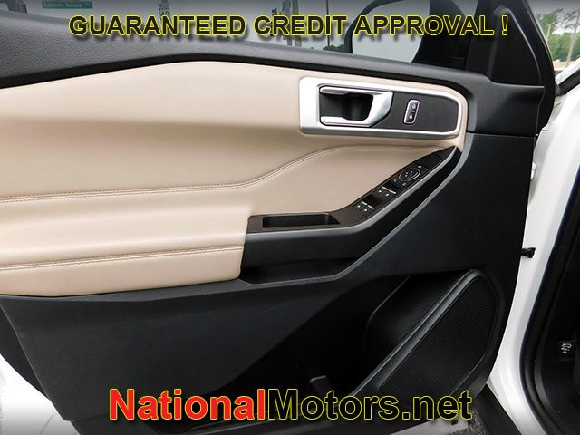 Ford Explorer Vehicle Image 15