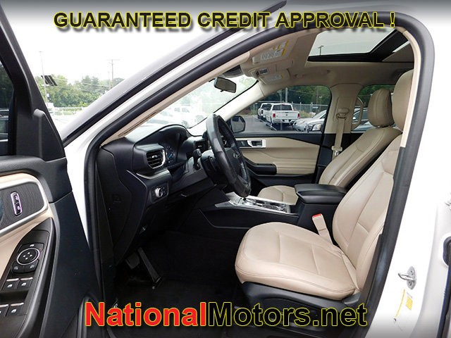 Ford Explorer Vehicle Image 16