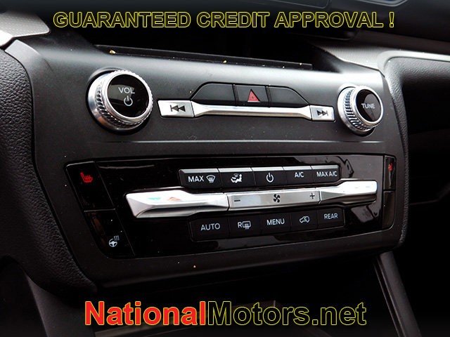 Ford Explorer Vehicle Image 21