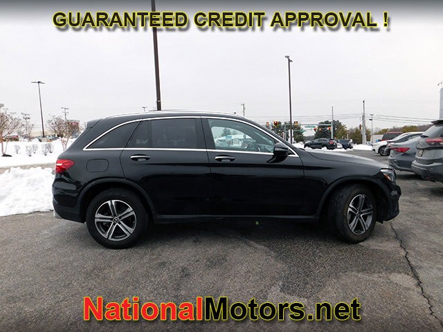 Mercedes-Benz GLC Vehicle Full-screen Gallery Image 04