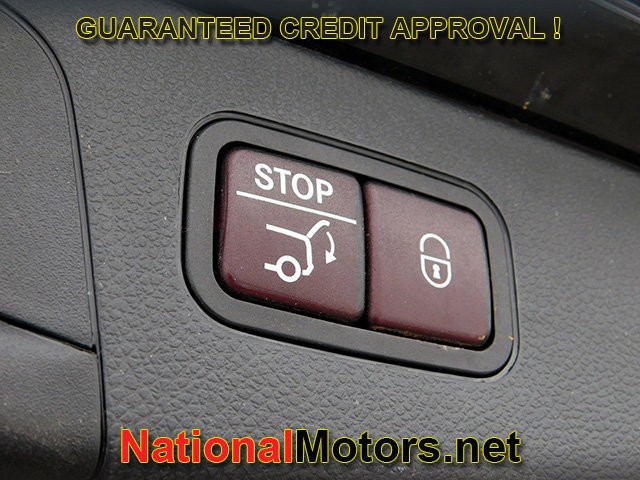 Mercedes-Benz GLC Vehicle Full-screen Gallery Image 07