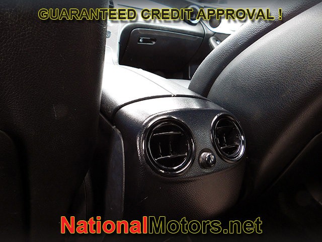 Mercedes-Benz GLC Vehicle Full-screen Gallery Image 10