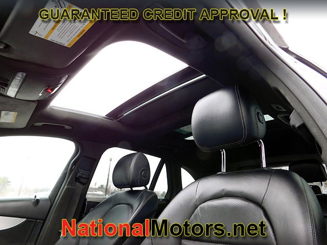 Mercedes-Benz GLC Vehicle Full-screen Gallery Image 14