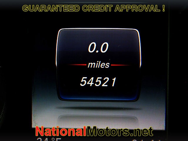 Mercedes-Benz GLC Vehicle Full-screen Gallery Image 18