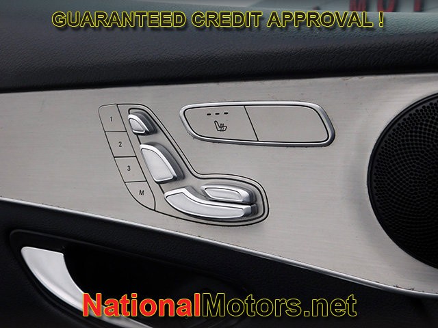 Mercedes-Benz GLC Vehicle Full-screen Gallery Image 23