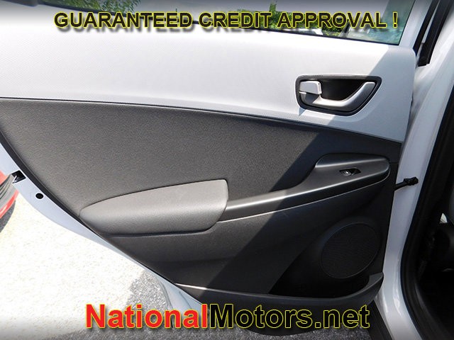 Hyundai Kona Vehicle Image 09
