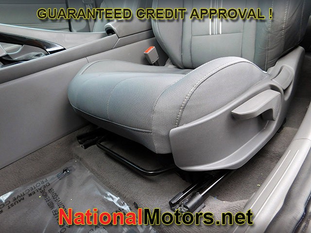 Hyundai Elantra Vehicle Image 12