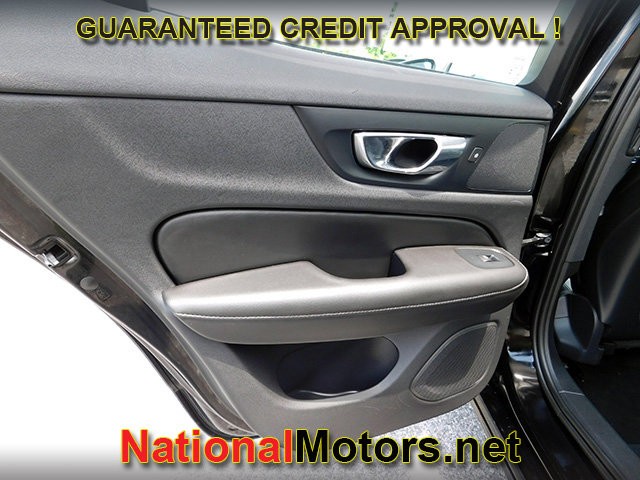 Volvo S60 Vehicle Image 09