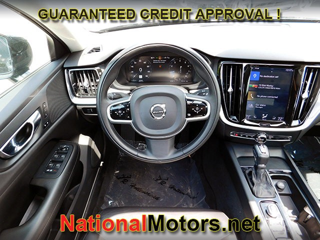 Volvo S60 Vehicle Image 11