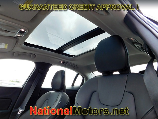 Volvo S60 Vehicle Image 16