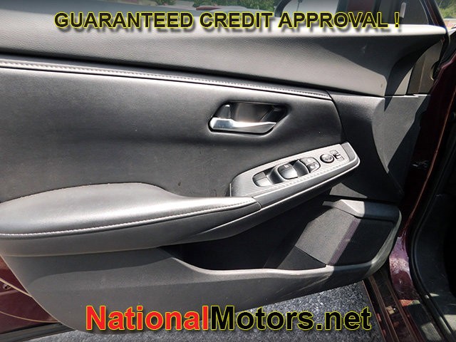 Nissan Sentra Vehicle Image 09