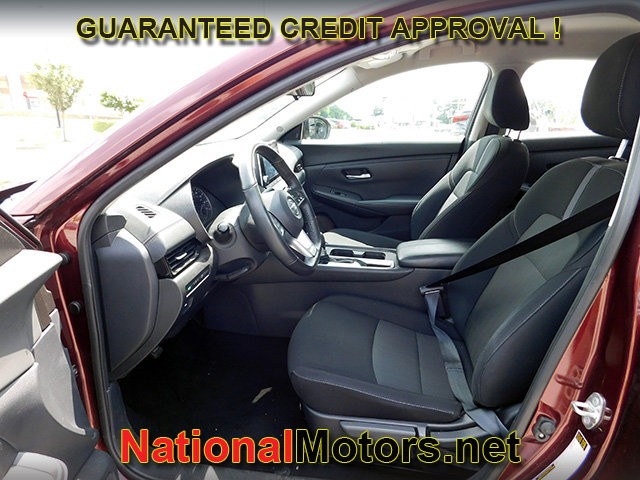 Nissan Sentra Vehicle Image 10