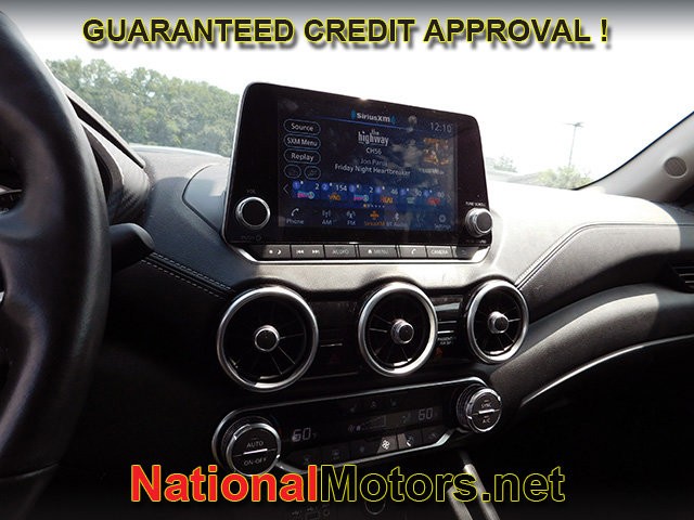 Nissan Sentra Vehicle Image 12