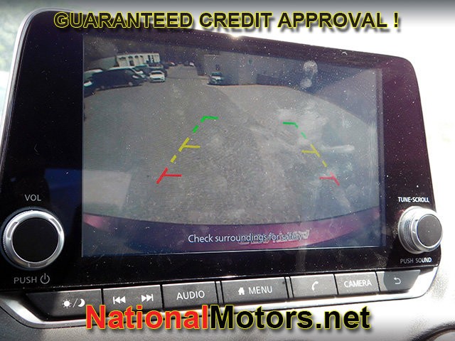 Nissan Sentra Vehicle Image 13