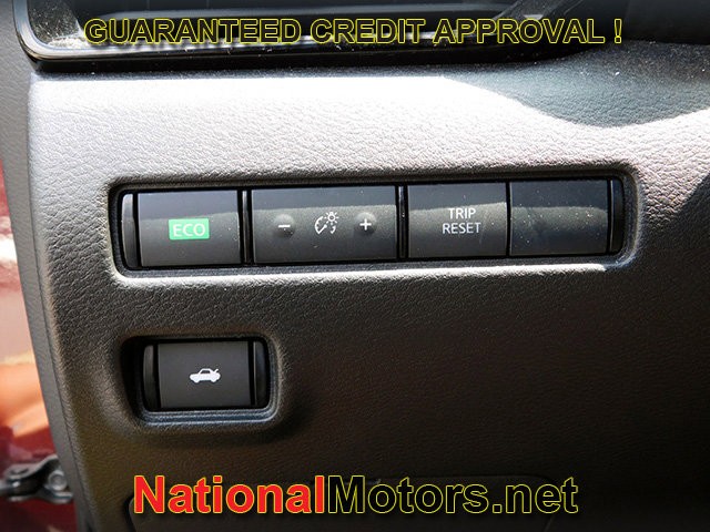 Nissan Sentra Vehicle Image 19