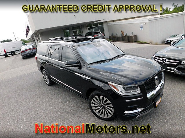 Lincoln Navigator L Vehicle Image 02