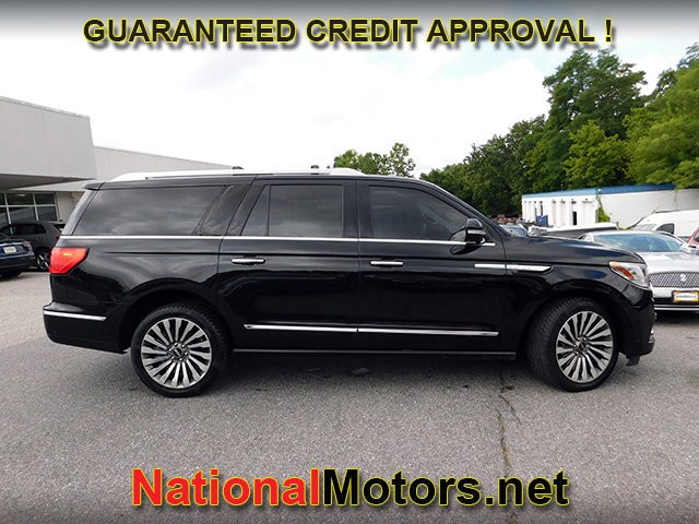 Lincoln Navigator L Vehicle Image 04